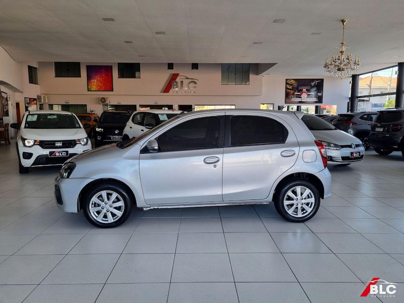 Foto do veículo TOYOTA ETIOS  HB XPLUS AT 2020 99.434 KM 70.900,00