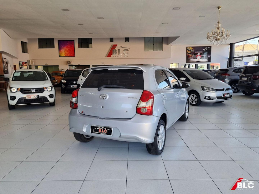 Foto do veículo TOYOTA ETIOS  HB XPLUS AT 2020 99.434 KM 70.900,00