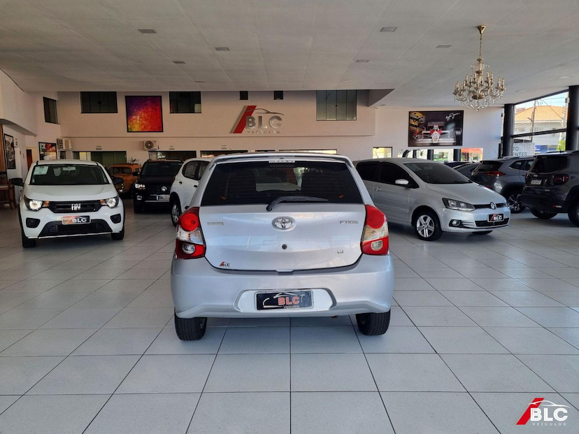 Foto do veículo TOYOTA ETIOS  HB XPLUS AT 2020 99.434 KM 70.900,00