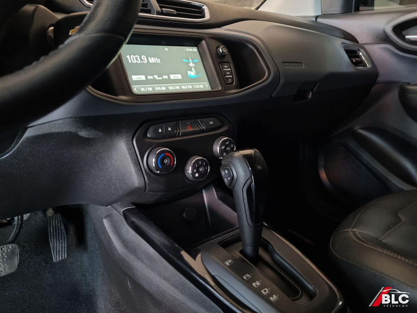 Foto do veículo CHEVROLET ONIX  1.4AT LTZ 2019 108.731 KM 68.900,00