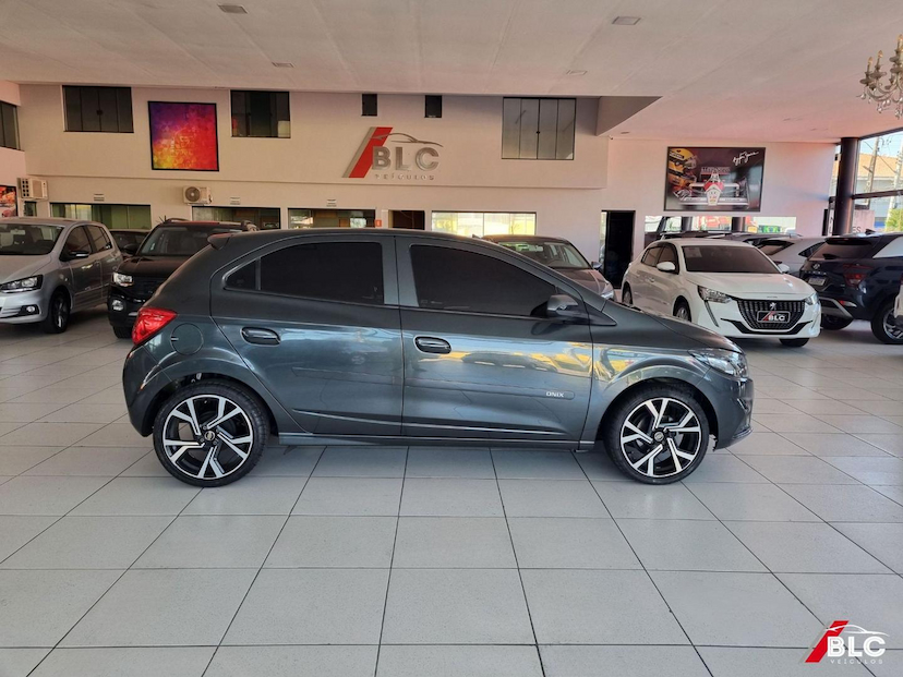 Foto do veículo CHEVROLET ONIX  1.4AT LTZ 2019 108.731 KM 68.900,00