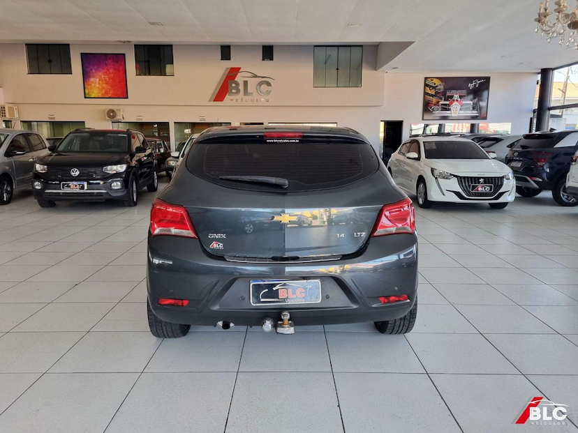 Foto do veículo CHEVROLET ONIX  1.4AT LTZ 2019 108.731 KM 68.900,00