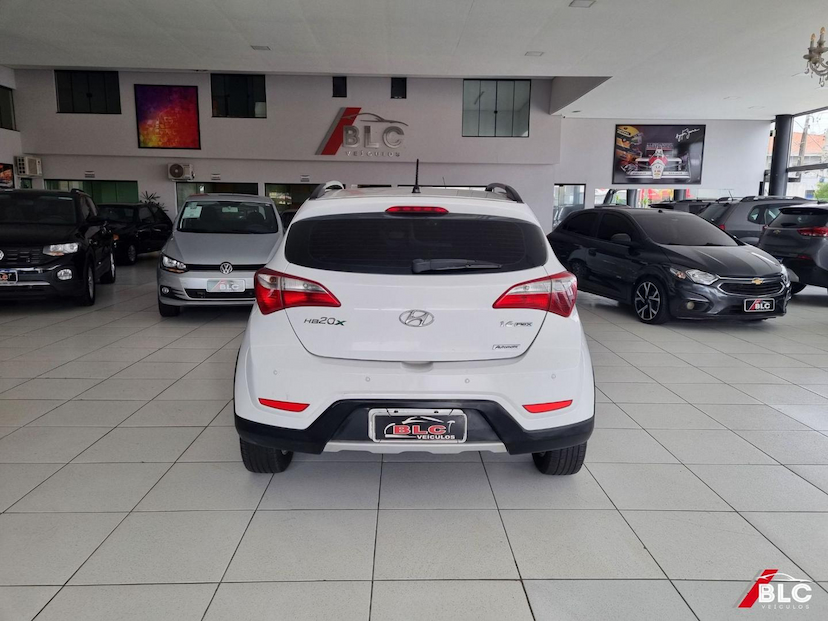 Foto do veículo HYUNDAI HB20X  1.6A STYLE 2014 154.071 KM 57.500,00
