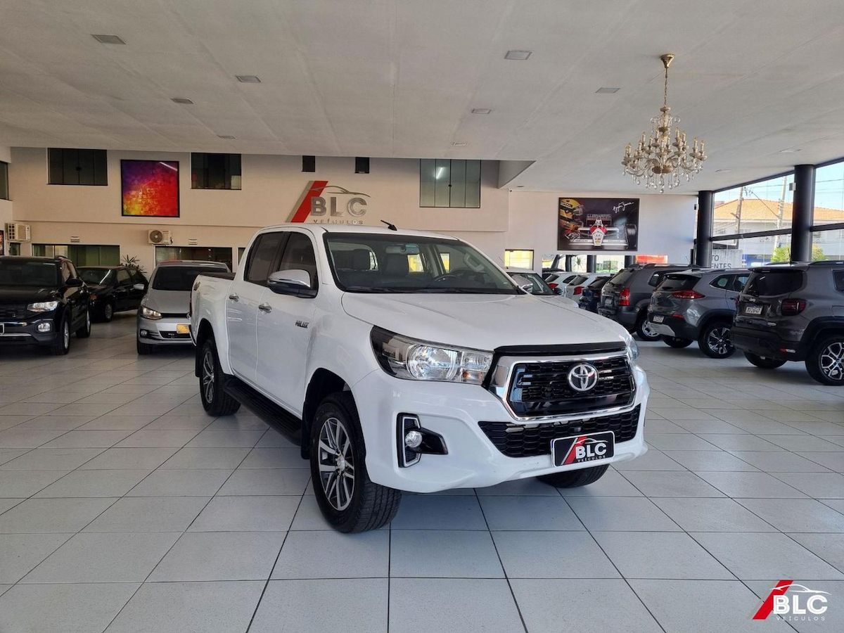 Foto do veículo TOYOTA HILUX  2.7 SRV CD 4X4 AT 2020/2020 119.085 KM R$ 195.900,00