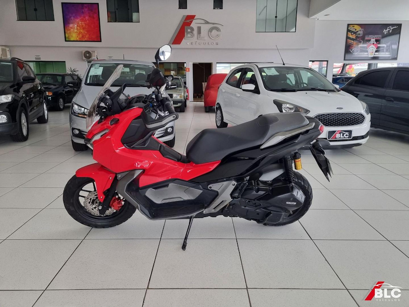 Foto do veículo HONDA ADV 150  150 2022 8.272 KM 21.900,00