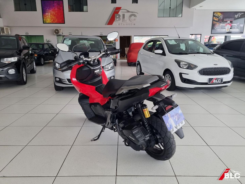 Foto do veículo HONDA ADV 150  150 2022 8.272 KM 21.900,00
