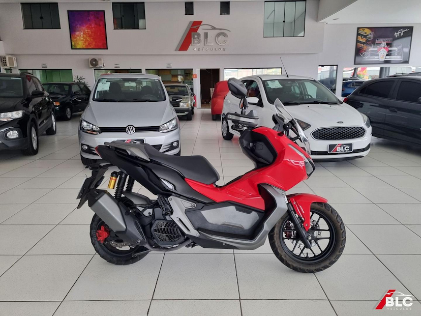 Foto do veículo HONDA ADV 150  150 2022 8.272 KM 21.900,00
