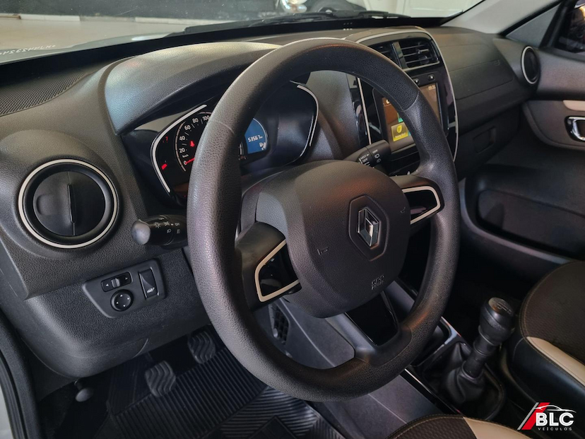 Foto do veículo RENAULT KWID  INTENS 10MT 2021 53.556 KM 45.900,00