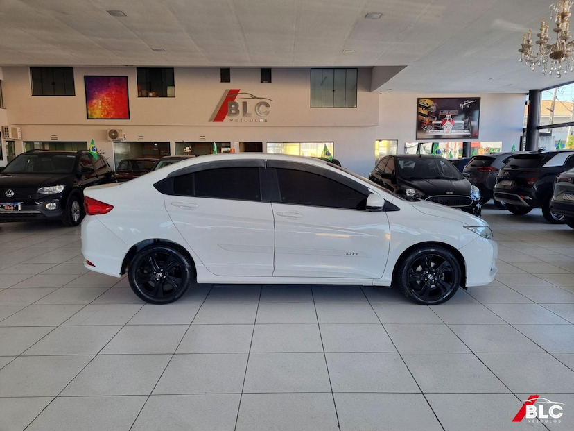 Foto do veículo HONDA CITY  LX CVT 2016 91.698 KM 71.900,00