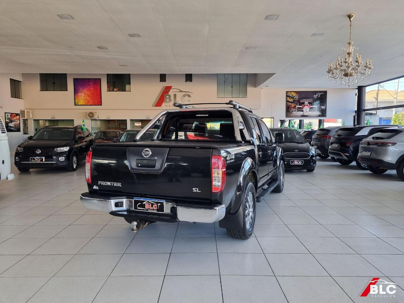 Foto do veículo NISSAN FRONTIER  SL 4X4 2014 163.171 KM 93.900,00