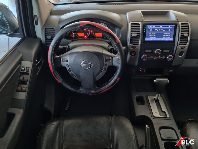 Foto do veículo NISSAN FRONTIER  SL 4X4 2014 163.171 KM 93.900,00
