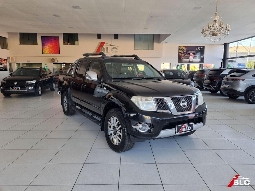 Foto do veículo NISSAN FRONTIER  SL 4X4 2014 163.171 KM 93.900,00
