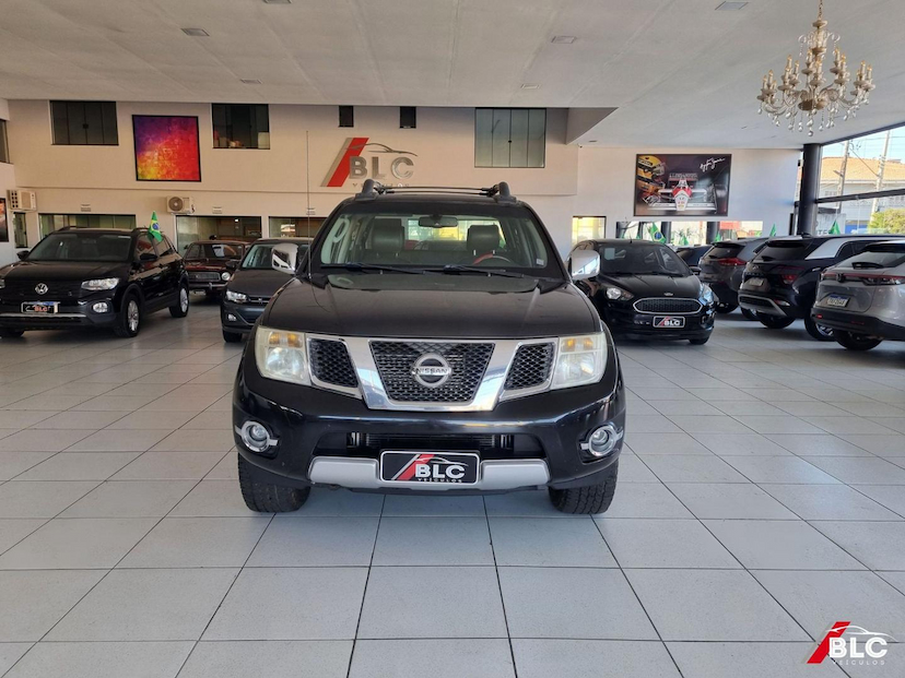 Foto do veículo NISSAN FRONTIER  SL 4X4 2014 163.171 KM 93.900,00