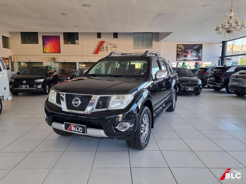 Foto do veículo NISSAN FRONTIER  SL 4X4 2014 163.171 KM 93.900,00