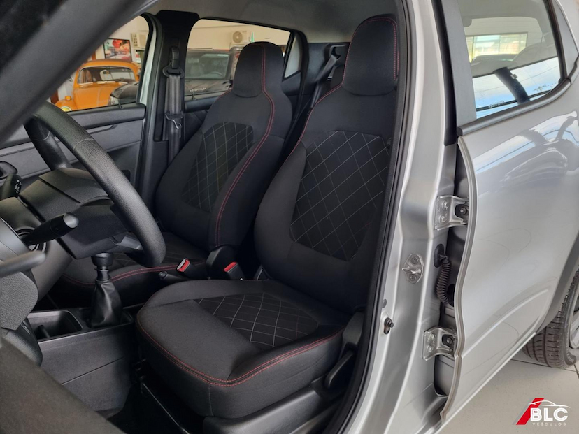 Foto do veículo RENAULT KWID  ZEN 2 2025 30.199 KM 58.900,00