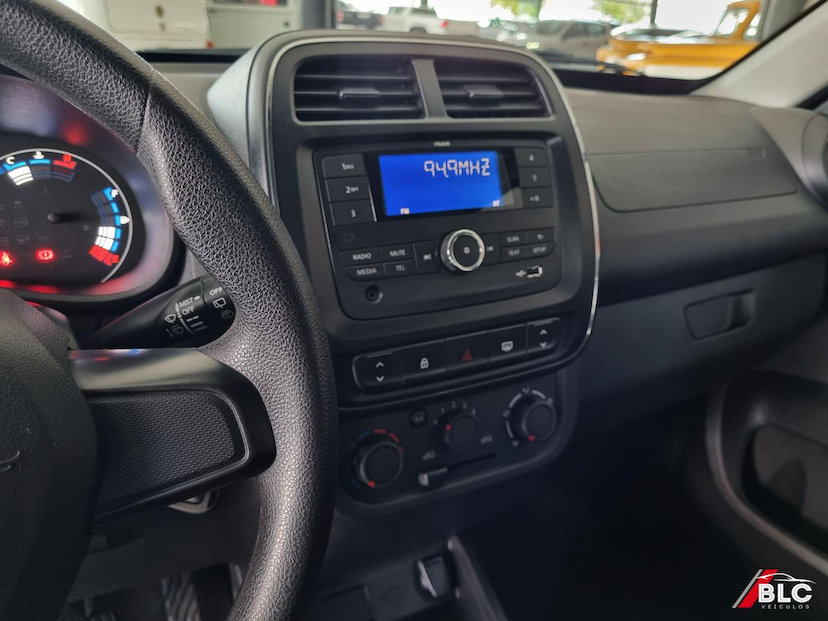 Foto do veículo RENAULT KWID  ZEN 2 2025 30.199 KM 58.900,00