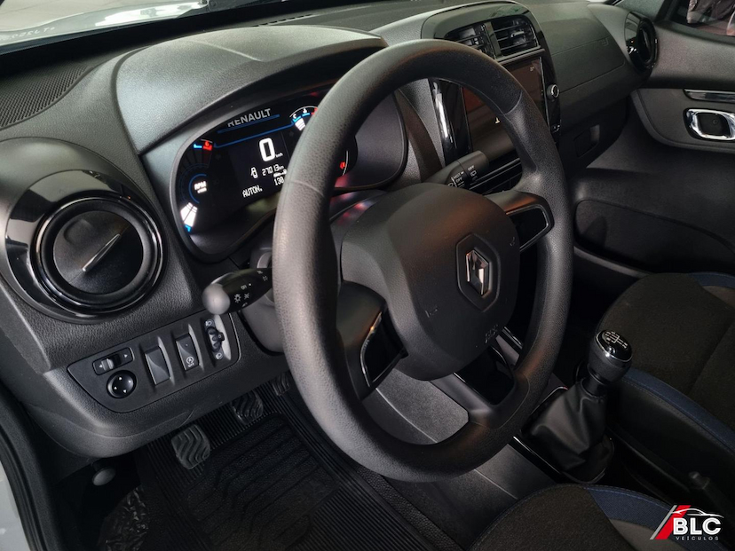Foto do veículo RENAULT KWID  INTENS 2 2026 27.000 KM 67.900,00