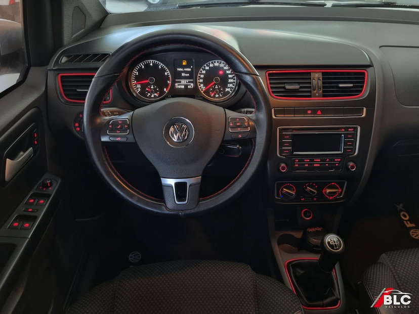 Foto do veículo VOLKSWAGEN FOX  ROCK IN RIO 2014 119.786 KM 46.900,00
