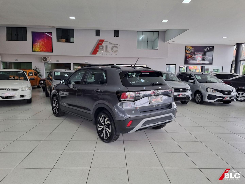 Foto do veículo VOLKSWAGEN T-CROSS T CROSS TSI 2026 33.458 KM 128.900,00