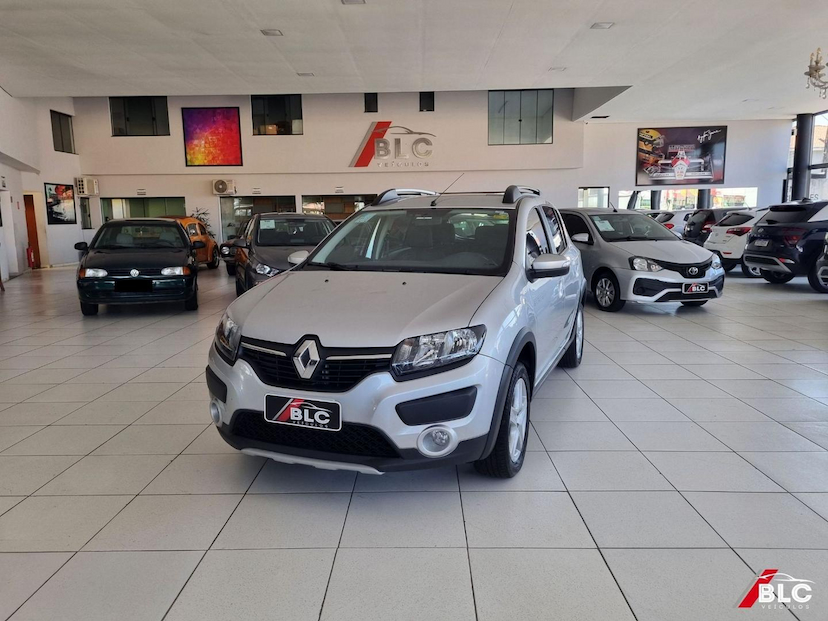 Foto do veículo RENAULT SANDERO  ST16RSCE 2019 164.899 KM 52.900,00