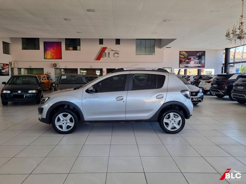 Foto do veículo RENAULT SANDERO  ST16RSCE 2019 164.899 KM 52.900,00