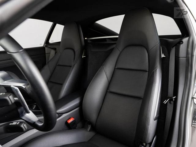 Foto do veículo PORSCHE 718  CAYMAN 2.0 300CV 2021 7.400 KM 515.000,00