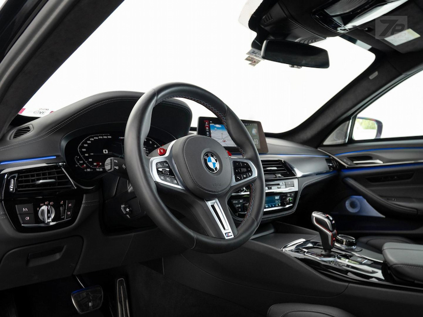 Foto do veículo BMW M5  4.4 V8 TWIN POWER M XDRIVE STEPTRONIC 2020 17.144 KM 575.000,00
