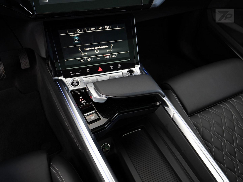 Foto do veículo AUDI E-TRON  PERFORMACE AUT 2023 16.855 KM 419.800,00