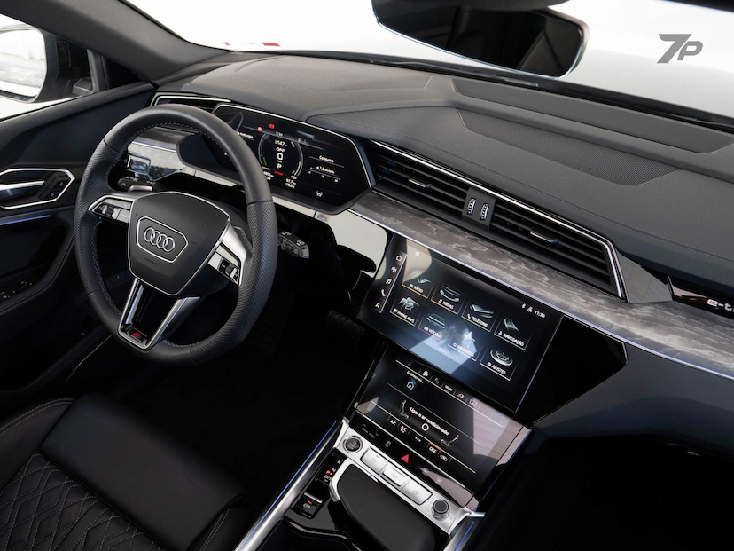 Foto do veículo AUDI E-TRON  PERFORMACE AUT 2023 16.855 KM 419.800,00