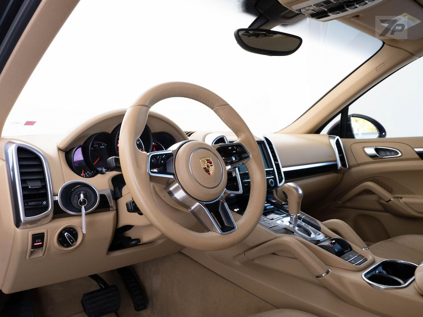 Foto do veículo PORSCHE CAYENNE  V6 2016 120.628 KM 209.000,00