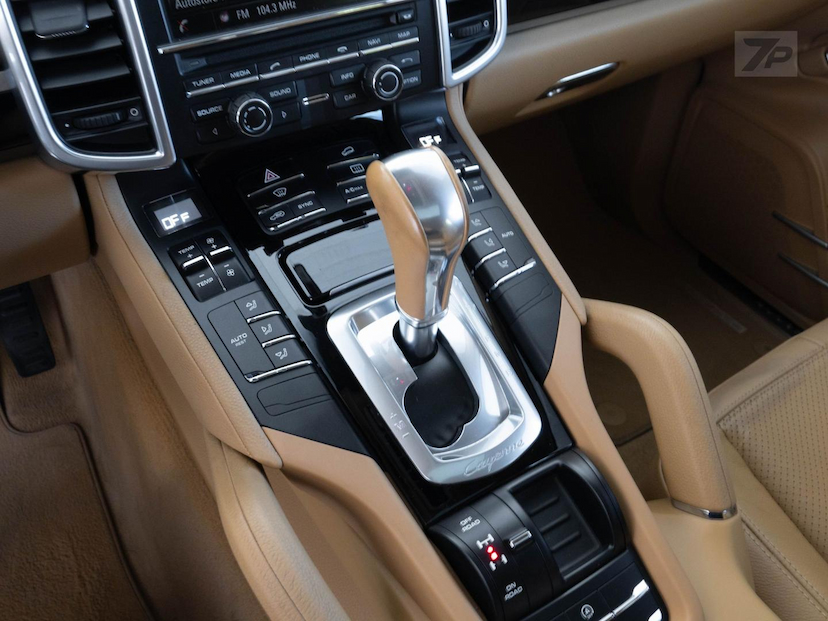 Foto do veículo PORSCHE CAYENNE  V6 2016 120.628 KM 209.000,00