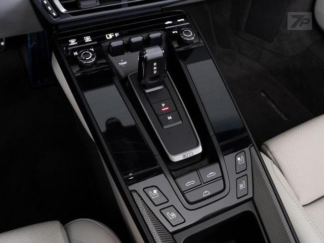 Foto do veículo PORSCHE 911  CARRERA GTS CABRIOLET 2023 7.242 KM 1.190.000,00