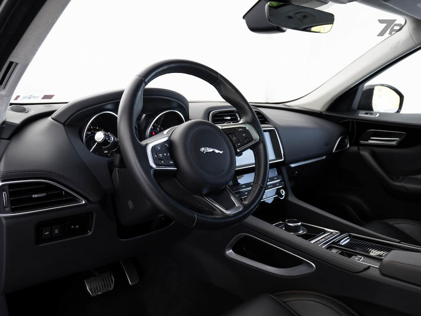 Foto do veículo JAGUAR F-PACE FPACE 250CV G PRESTIGE 2019 60.058 KM 218.500,00