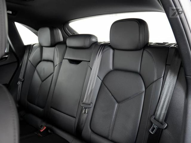 Foto do veículo PORSCHE MACAN  S 2020 29.614 KM 469.000,00