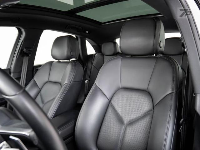 Foto do veículo PORSCHE MACAN  S 2020 29.614 KM 469.000,00