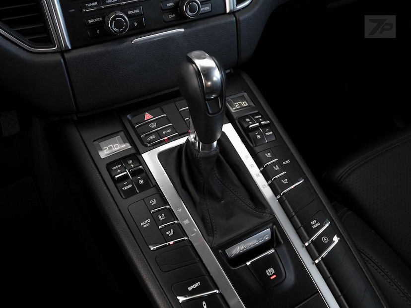 Foto do veículo PORSCHE MACAN  S 3.0 BI TURBO 2015 48.332 KM 274.500,00