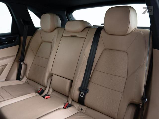 Foto do veículo PORSCHE CAYENNE  V6 2019 61.650 KM 368.500,00