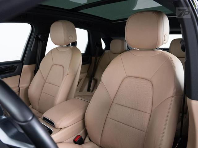 Foto do veículo PORSCHE CAYENNE  V6 2019 61.650 KM 368.500,00