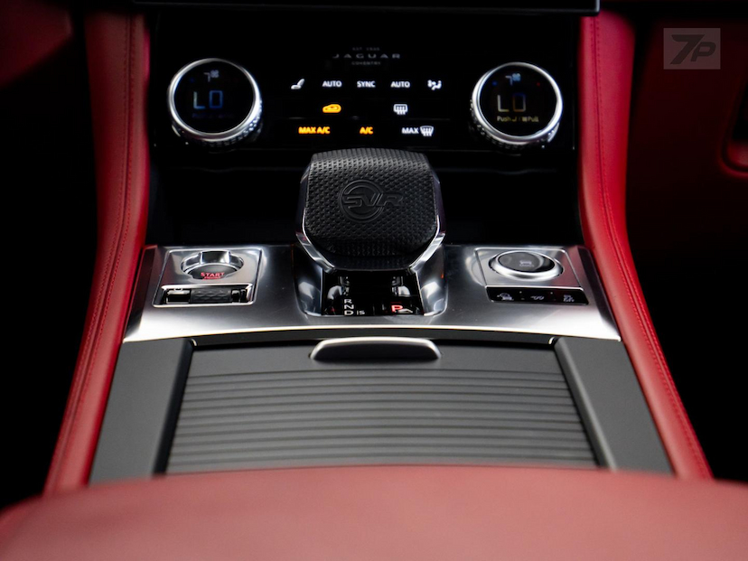 Foto do veículo JAGUAR F-PACE  550 SVR 2021 19.407 KM 515.000,00
