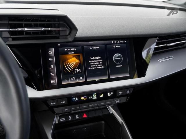 Foto do veículo AUDI A3  SPORTBACK S-LINE 2.0 TFSI S-TRONIC 2024 4.402 KM 238.500,00