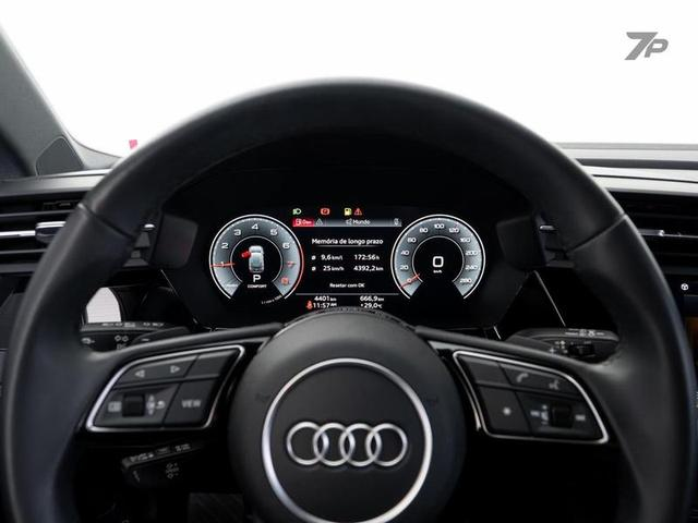 Foto do veículo AUDI A3  SPORTBACK S-LINE 2.0 TFSI S-TRONIC 2024 4.402 KM 238.500,00