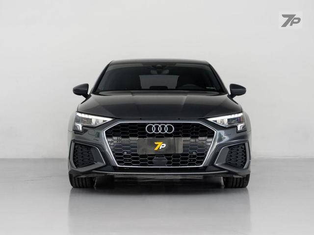 Foto do veículo AUDI A3  SPORTBACK S-LINE 2.0 TFSI S-TRONIC 2024 4.402 KM 238.500,00