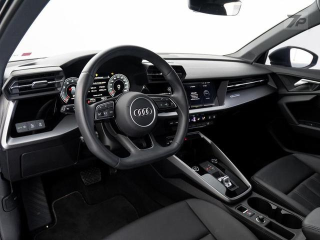 Foto do veículo AUDI A3  SPORTBACK S-LINE 2.0 TFSI S-TRONIC 2024 4.402 KM 238.500,00