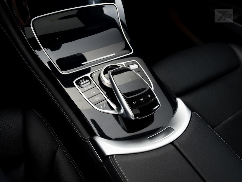 Foto do veículo MERCEDES-BENZ GLC 250 GLC2504MATIC CO 2019 37.000 KM 269.000,00