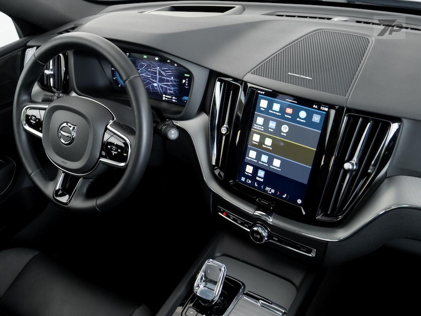 Foto do veículo VOLVO XC60 XC60 T8 ULT DARK 2024 7.987 KM 439.000,00