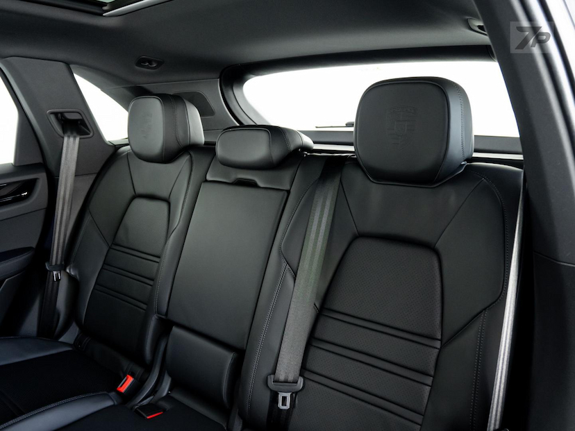 Foto do veículo PORSCHE CAYENNE  3.0 V6 462CV (HIBRIDO) 2022 18.022 KM 645.000,00