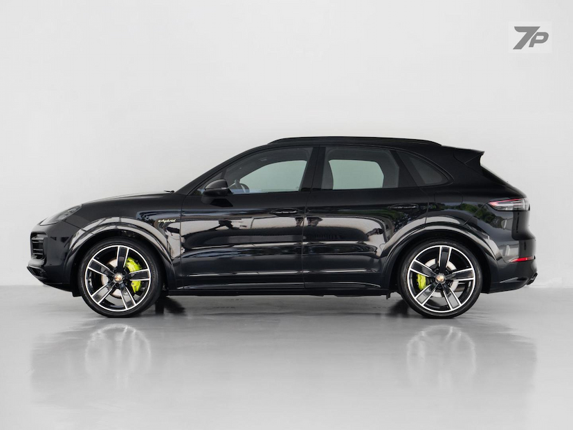 Foto do veículo PORSCHE CAYENNE  3.0 V6 462CV (HIBRIDO) 2022 18.022 KM 645.000,00