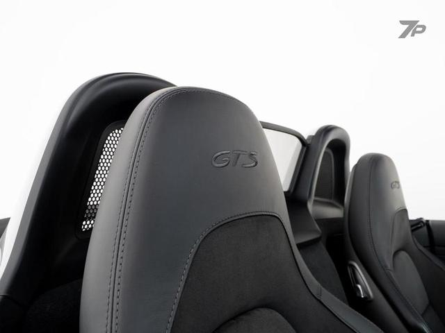 Foto do veículo PORSCHE BOXSTER  GTS4.0 2021 16.023 KM 685.000,00