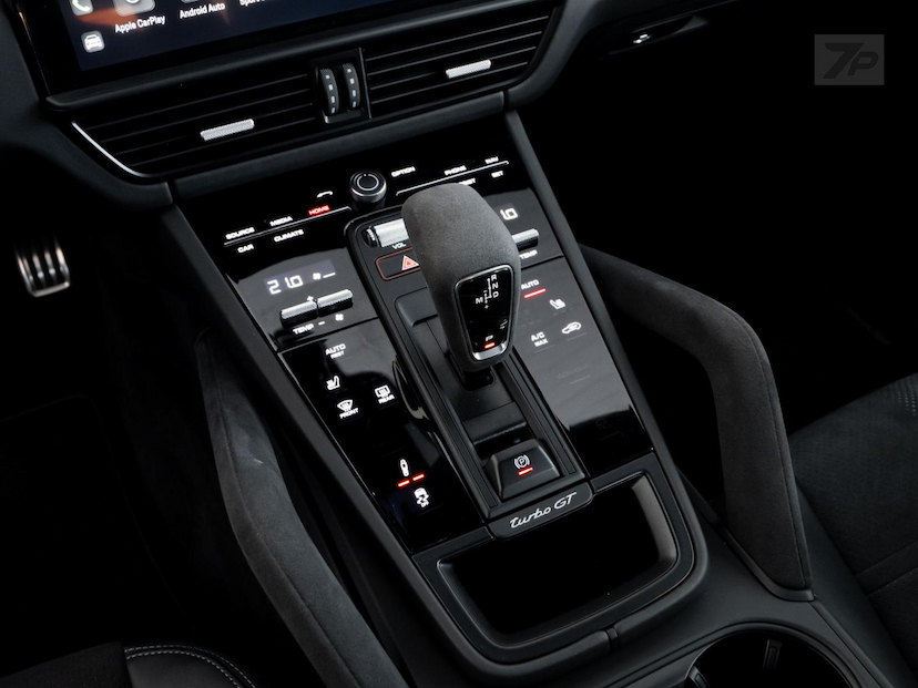 Foto do veículo PORSCHE CAYENNE  GT CP 2022 7.197 KM 1.079.000,00