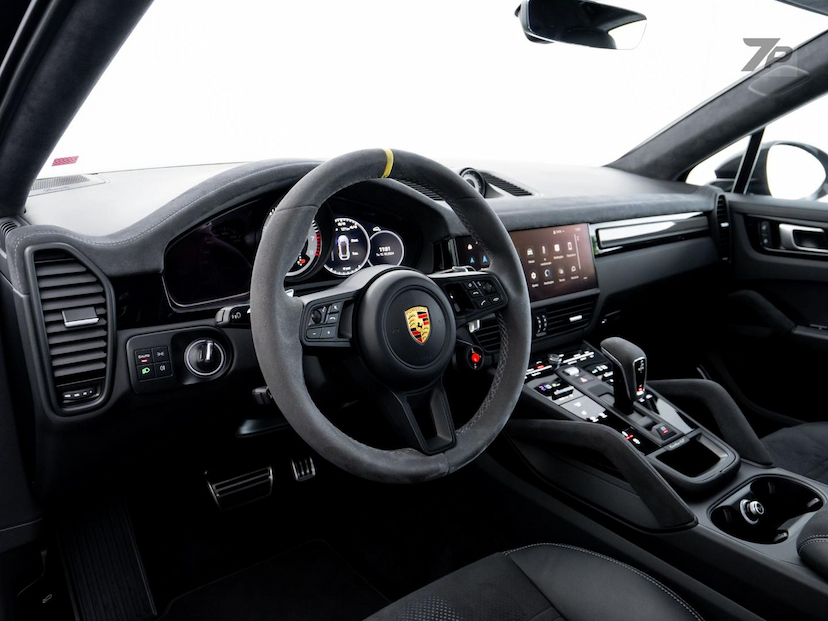 Foto do veículo PORSCHE CAYENNE  GT CP 2022 7.197 KM 1.079.000,00